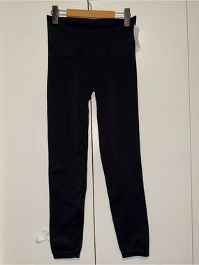 Spanx Brand New Look at Me Now Seamless Leggings